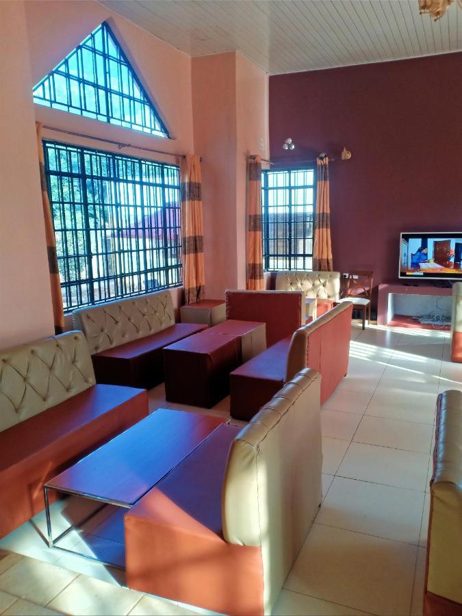 The Peak Meadows Hotel Nyeri Bagian luar foto
