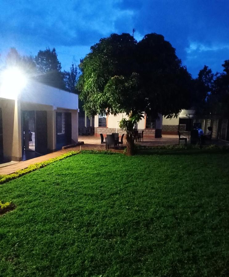 The Peak Meadows Hotel Nyeri Bagian luar foto